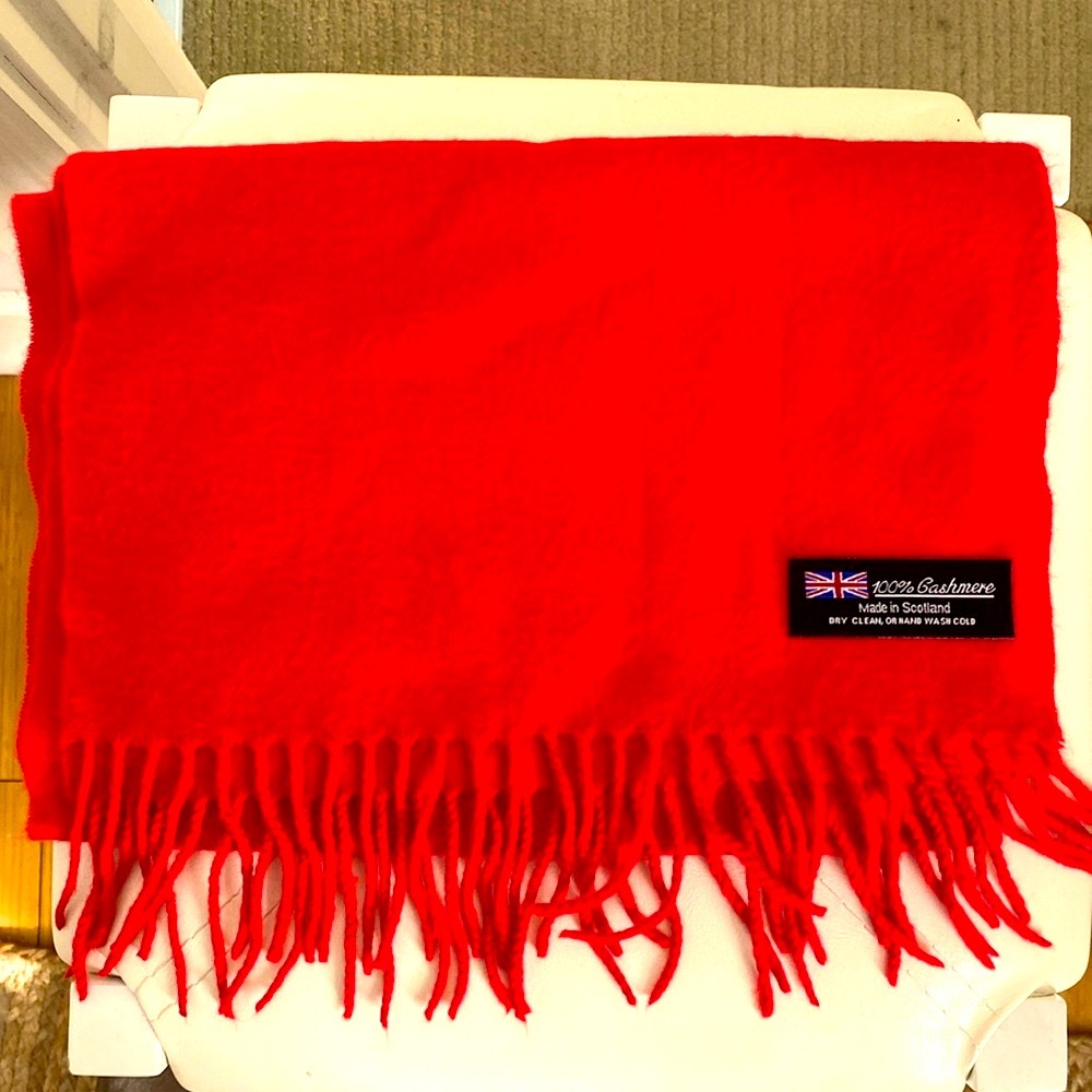 100% CASHMERE SCARF/WRAP IN RED